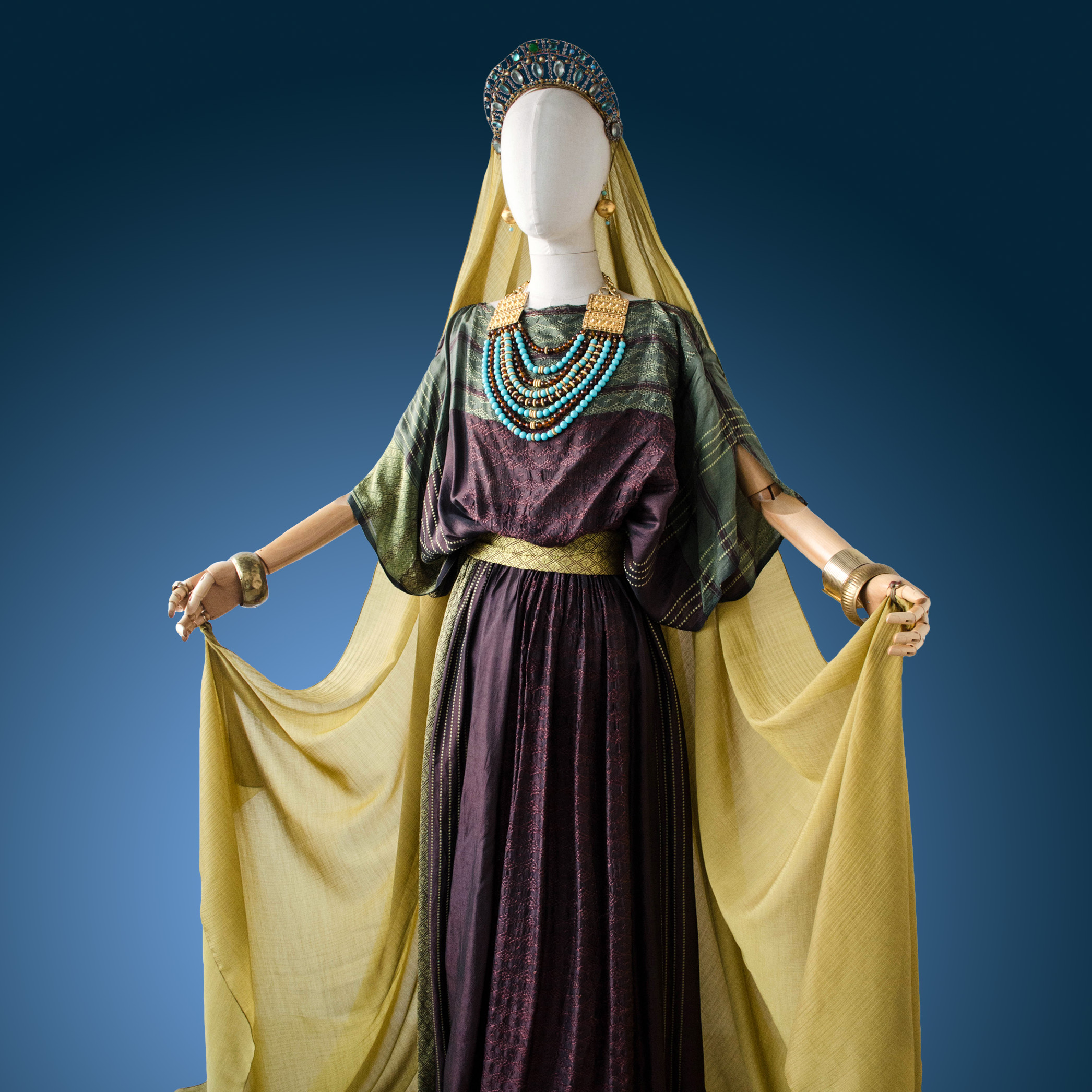 ANTIQUITY & MIDDLE AGES - La compagnie du costume