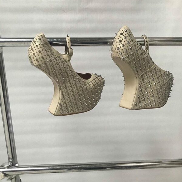 Campbells Spiky shoes2
